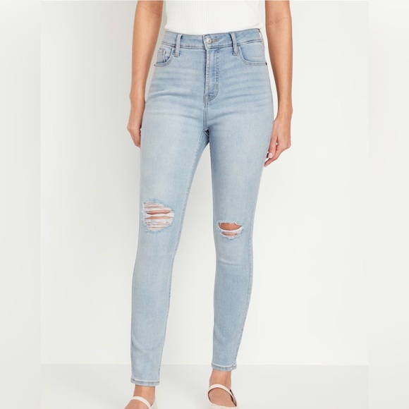 Old Navy Denim - Old Navy rockstar super skinny size 12 ripped jean